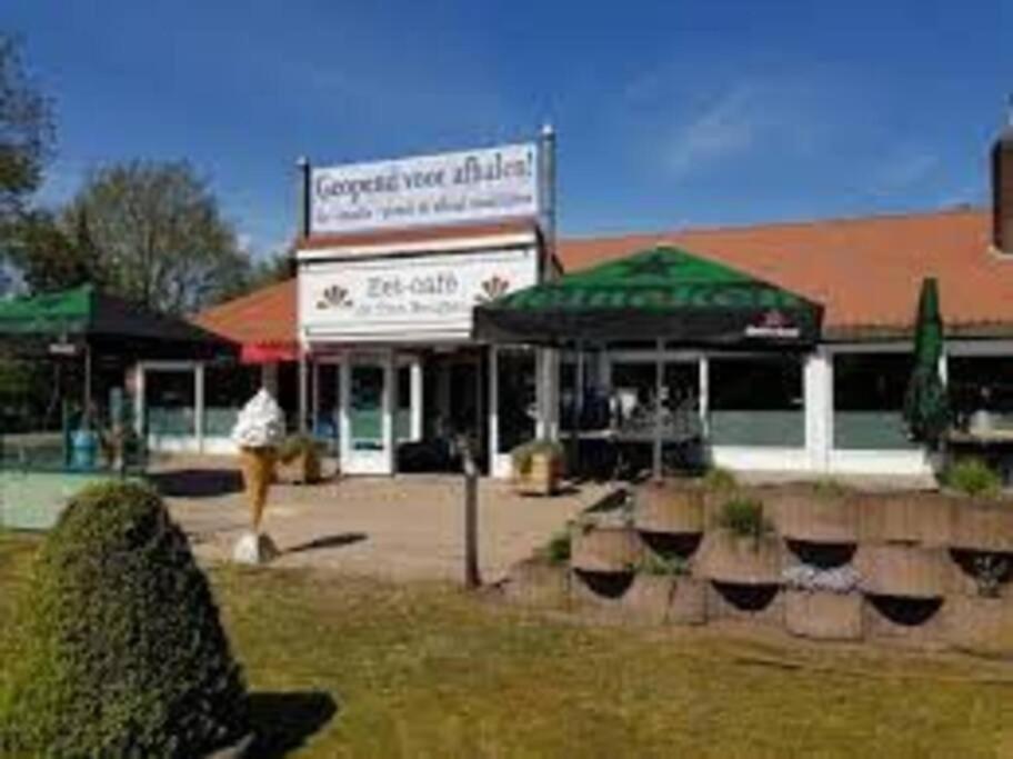 Chalet 14 Met Airco Familiecamping De Tien Heugten Schoonloo Drenthe Luaran gambar