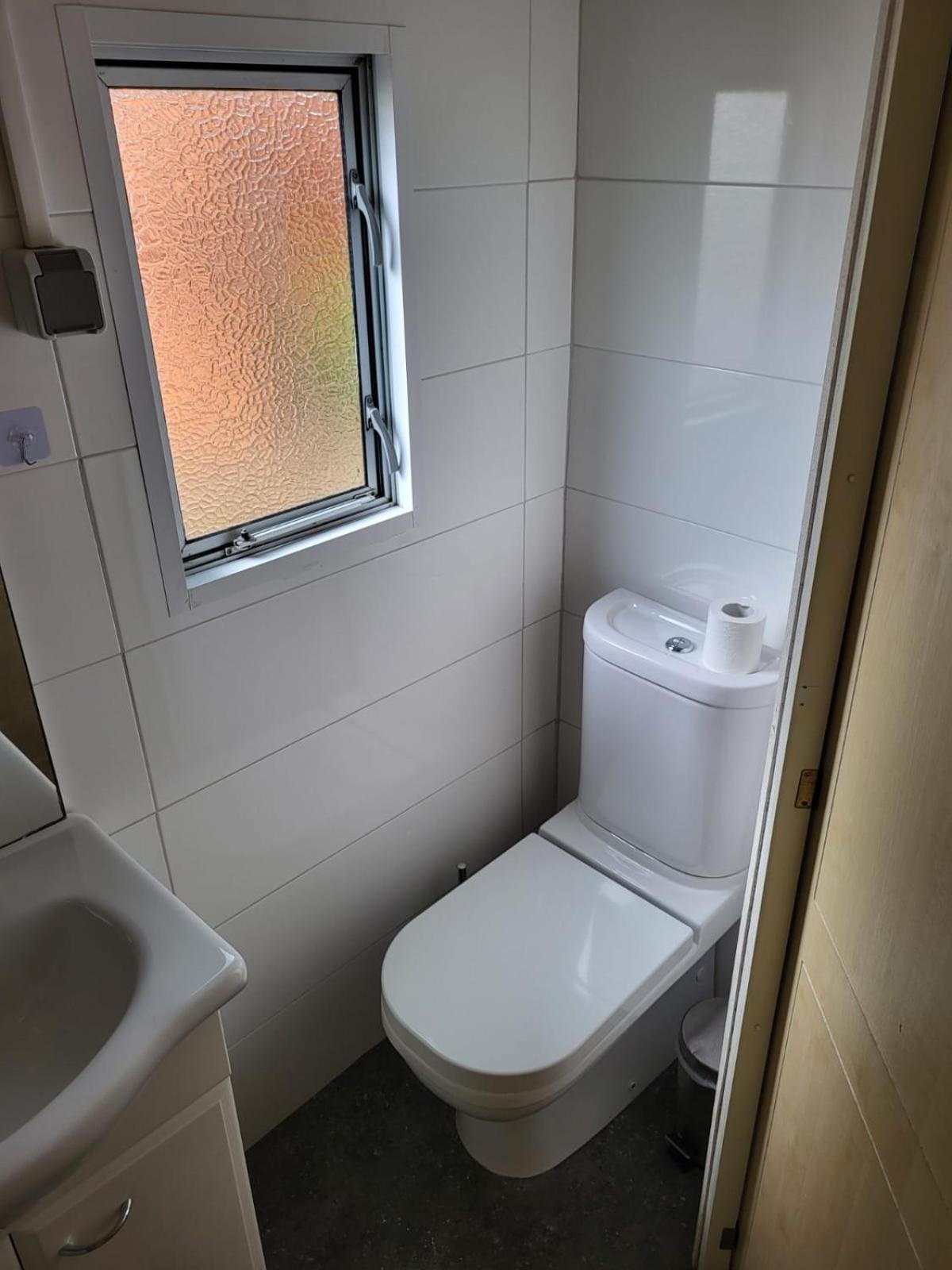 Chalet 14 Met Airco Familiecamping De Tien Heugten Schoonloo Drenthe Luaran gambar
